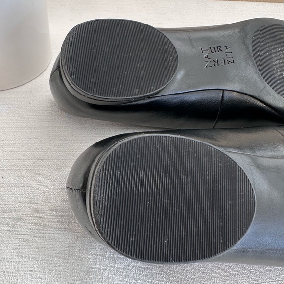 Naturalizer Bobby Black Faux Leather Chain Charm Pointy Flats Women’s 7.5M - Picture 12 of 13